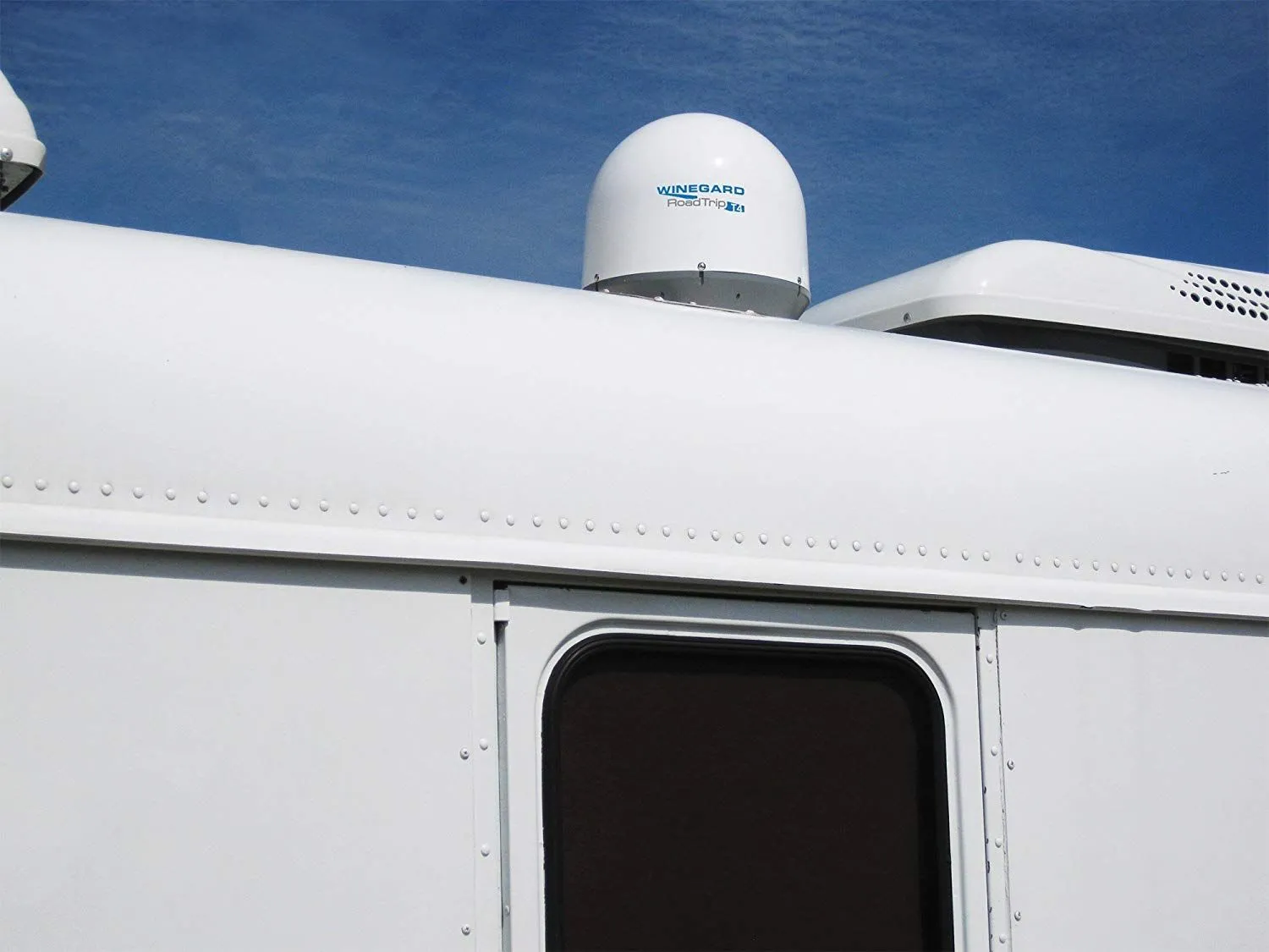 RoadTrip T4 In-Motion Satellit